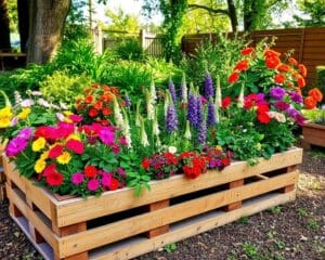 DIY-Blumenkästen aus Europaletten für rustikale Gartenakzente